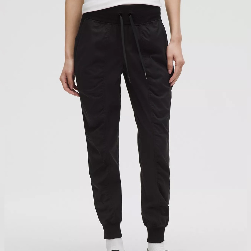 Lululemon Dance Studio Mid-Rise Jogger
Full Length